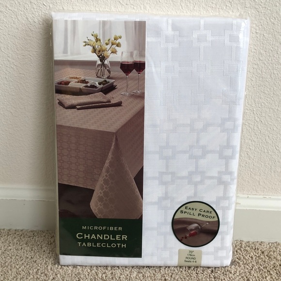 Chandler Other - Microfiber Chandler Tablecloth 70” Round White